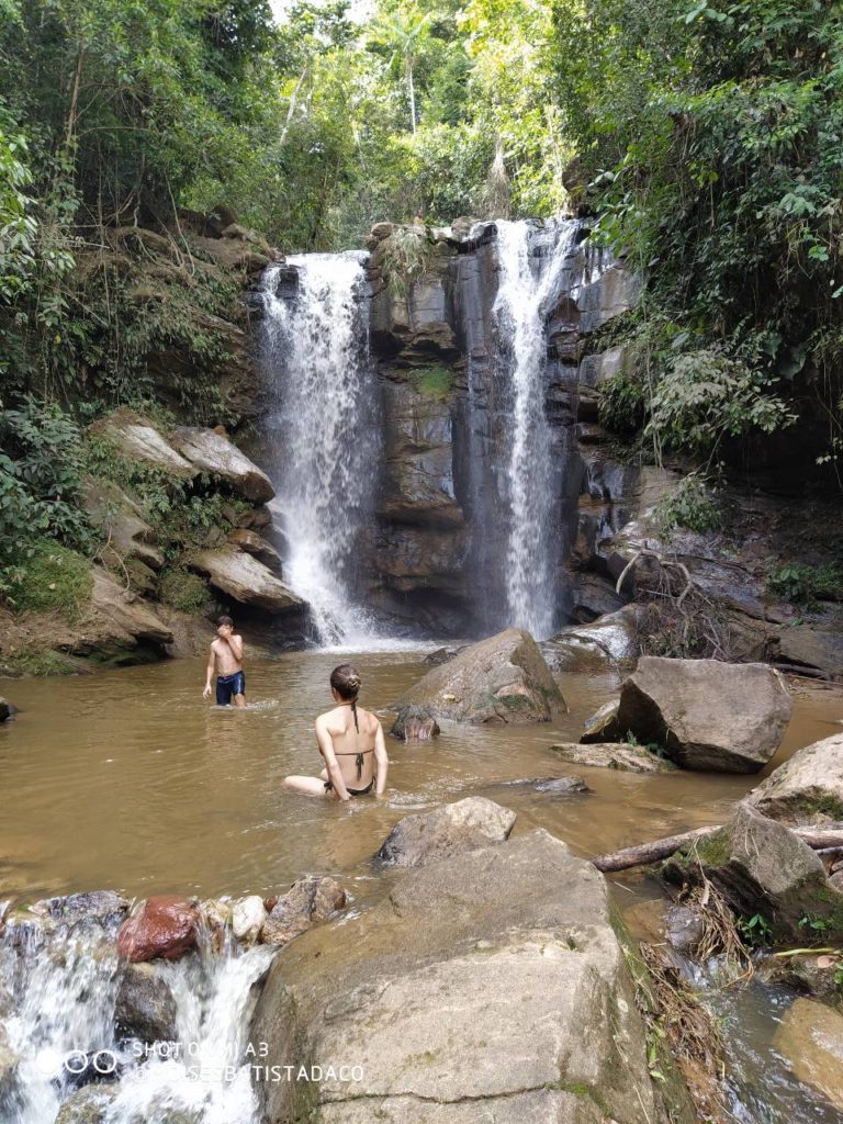 A Cachoeira do Curiola é uma excelente atração bem próximo à Lagoa do Teobaldo aqui em Antonio Dias