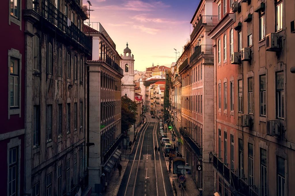 Lisboa é uma cidade encantadora e uma boa opção viajar na Europa