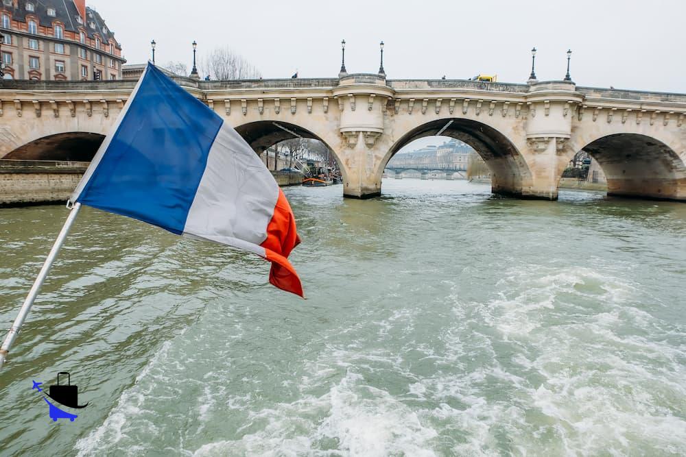 Salário mínimo na França Perspectiva financeira para viajantes